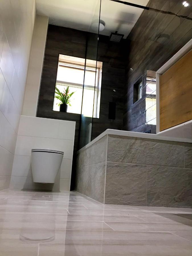Kings Lynn, Double Bedroom, Newly Renovated Bathroom 金斯林 外观 照片